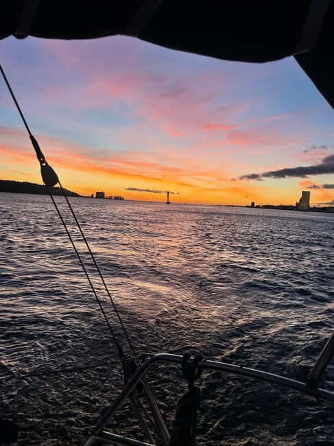 Lisbon: Sunset Sailing with Local Wine & Stunning Views - Why sunset sailing on the Tejo feels so Lisbon