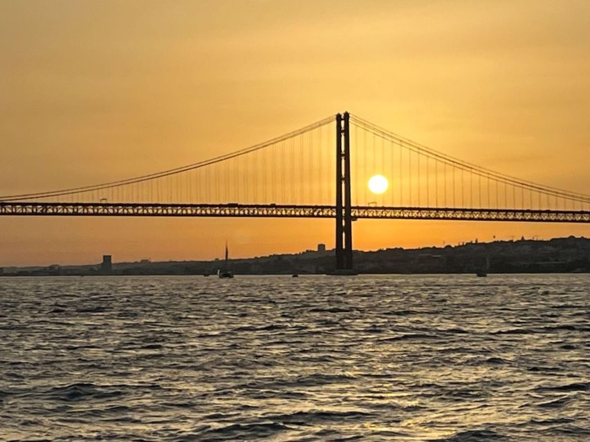 Lisbon Sunset Sensations 2h Cruise - Dockside start at Izanagi Sushi Café near Gate 2