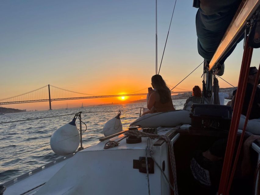 Lisbon Sunset Sensations 2h Cruise - What’s included, plus what to bring for comfort