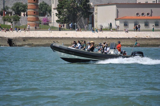 Lisbon: Sunset SpeedBoat Tour - 25 de Abril Bridge to Alfama: the river’s version of Lisbon