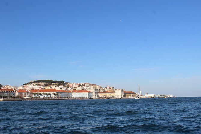 Lisbon: Sunset SpeedBoat Tour - Meeting at SeaEO and what to bring for comfort