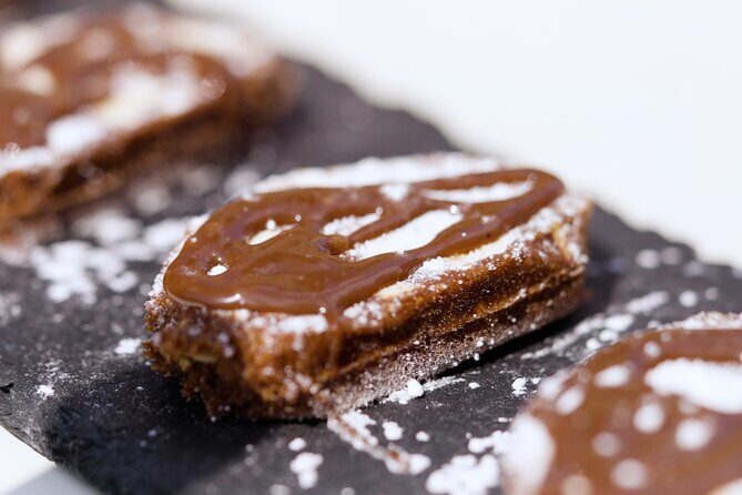 LISBON SUNSET TO NIGHT in Vintage Jeep with FOOD & DRINKS - Food and drink: what’s included, and how to pace it