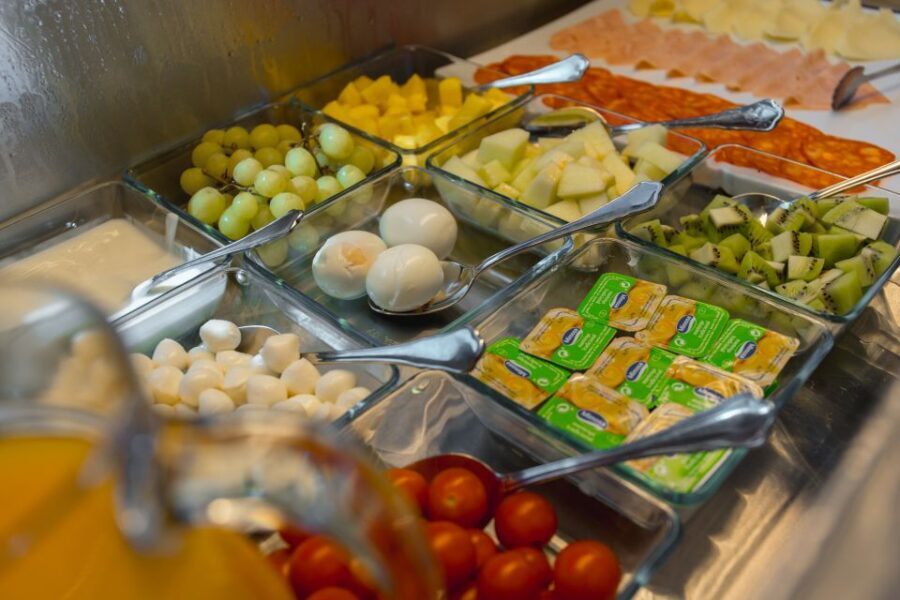 Lisbon: Tagus River Cruise With Brunch - Brunch on the Tagus: how it works (and what to expect)