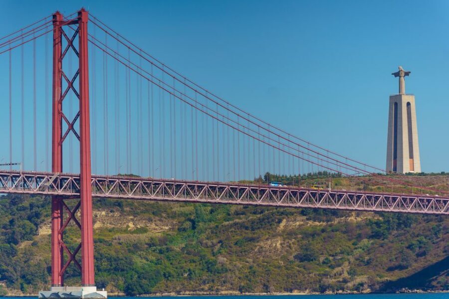 Lisbon: Tagus River Cruise With Brunch - The audio guide app: how to get more from the scenery
