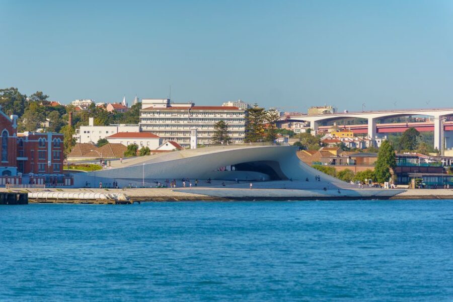 Lisbon: Tagus River Cruise With Brunch - Duration and pacing: a short cruise you can fit anywhere