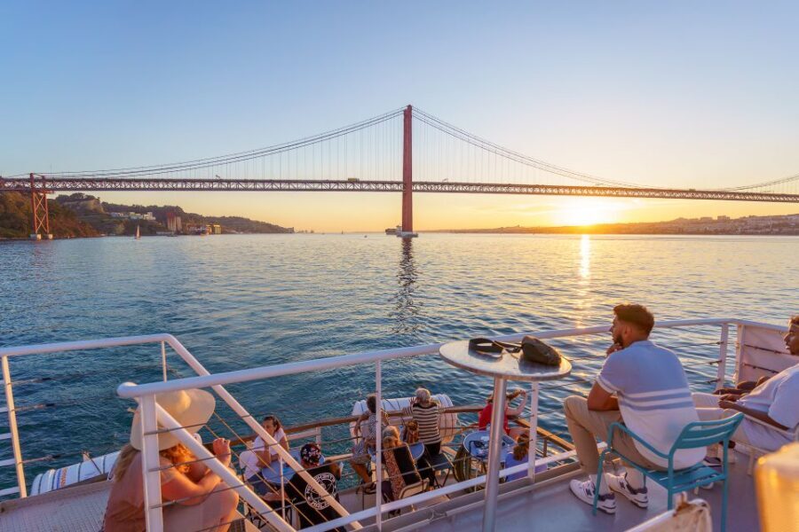 Lisbon: Tagus River Sunset Tour with Snacks and Drink - Belém Tower and the Monument to the Discoveries at Golden Hour
