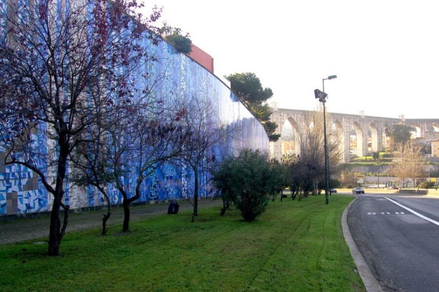 Lisbon Tiles and Tales: Full-Day Tile Workshop and Tour - Choosing Lunch in Sesimbra (or Eating Like a Local Back in Lisbon)