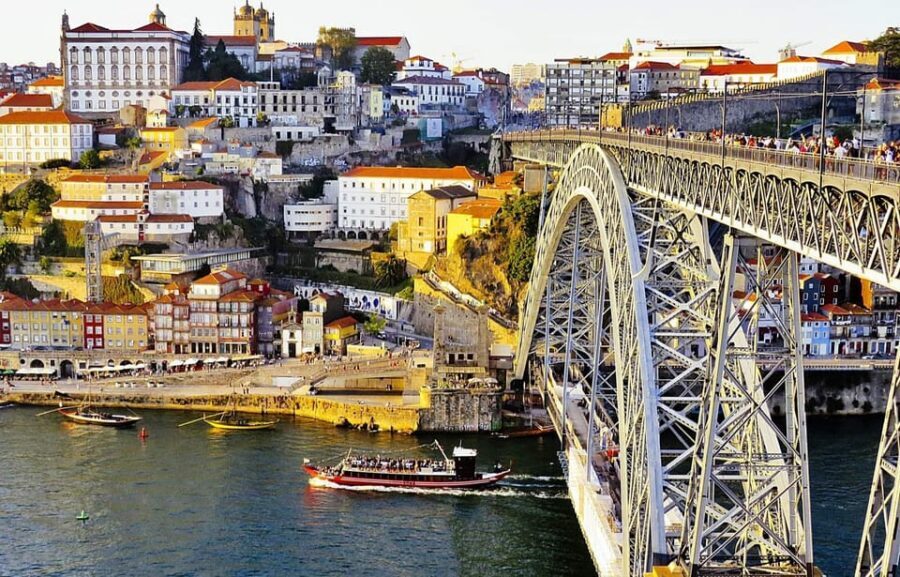 Lisbon to Porto with Óbidos-Nazaré-Fátima-Coimbra-Aveiro - Private Lisbon–Porto Transfer With Optional Town Stops (Not Just a Taxi Ride)