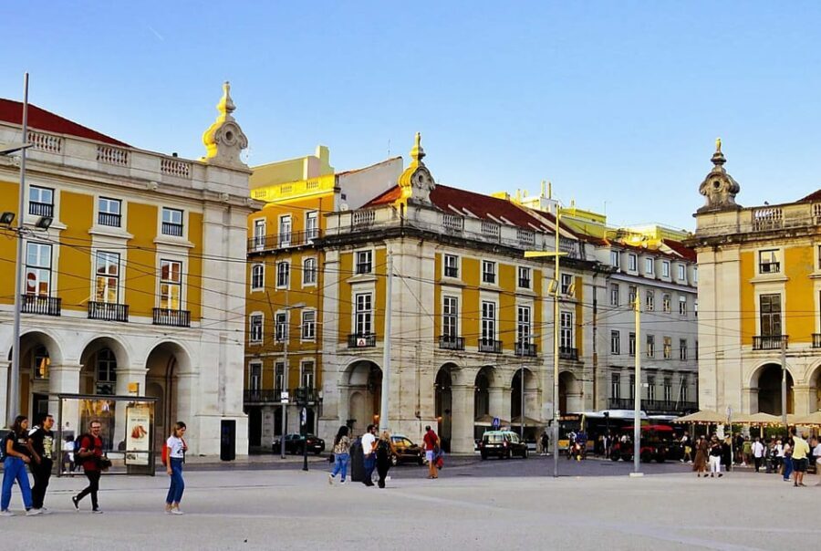 Lisbon to Porto with Óbidos-Nazaré-Fátima-Coimbra-Aveiro - Coimbra: University City Energy (Without the Big-City Noise)