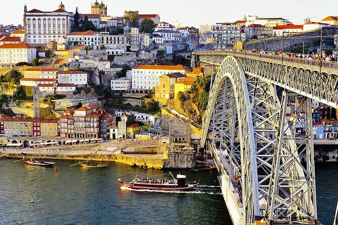 Lisbon to Porto with stop Aveiro-Fátima-Coimbra-Tomar-Nazaré-Óbidos - The Big Idea: a transfer that feels like a route, not just transit