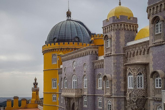 Lisbon to Sintra & Cascais: Private Day Tour & Fully Customizable - Sintra Local Market: people-watching, snacks, and an easy 2-hour start