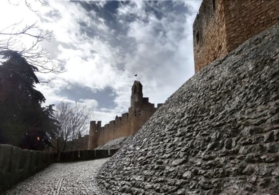 Lisbon: Tomar, Batalha, and Alcobaça Monasteries Tour - Should you book this Lisbon-to-UNESCO monasteries tour?