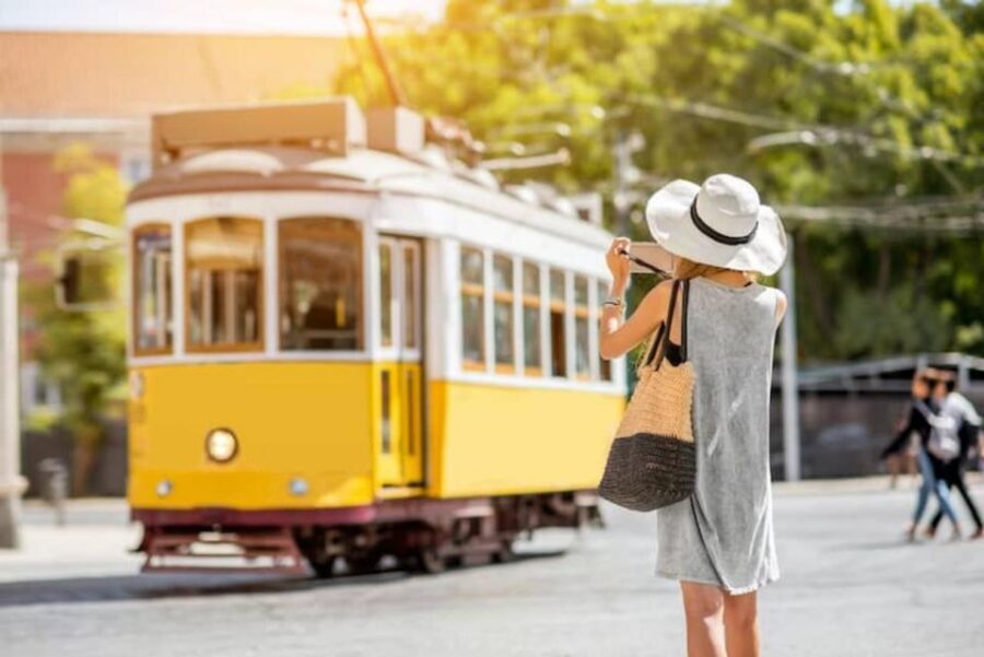 Lisbon: Tram 28 Audio Guide - Where the audio helps you most: reading the ride as Lisbon geography