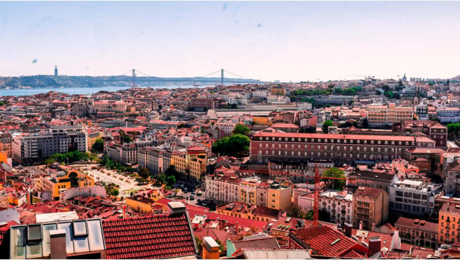 Lisbon: Tuk-Tuk Tour Historical Alfama old town private tour - Quick Tips to Get the Most From Your Tuk-Tuk Stops