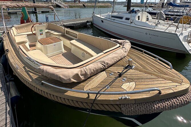 Lisbon – Vinho Verde Wine Premium Boat Experience - Drinks and snacks: what’s included, and how it affects the vibe