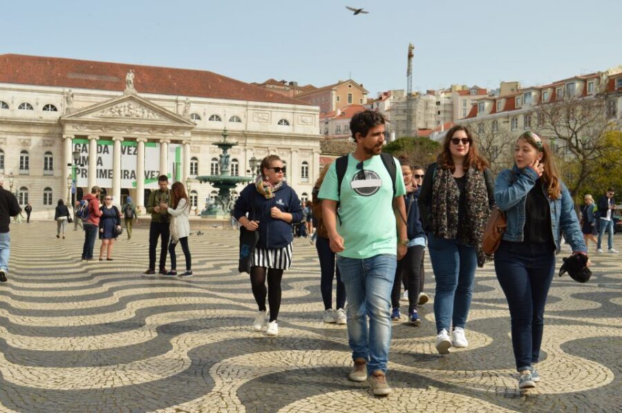Lisbon: Walking Tour in the Center (Max 12 Participants) - Miradouro de São Pedro de Alcântara: your planned break and the view