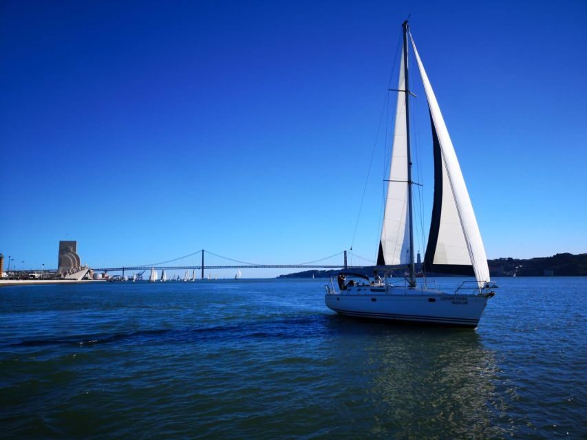 Lisbon: Yacht Sailing Tour With Portuguese Wine and History - Baixa de Lisboa: a downtown photo stop with a river perspective