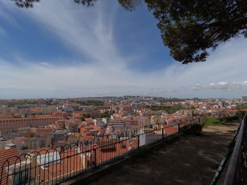 Lisbon:Private guided historical sightseeing Tour by TUK-TUK - Key highlights at a glance