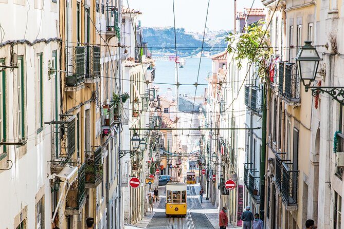 Lisbon's Old Town Private Tuk Tuk Tour (1 Hour and 30 Minutes) - Lisbon’s Hills, Best Side by Side: A private tuk-tuk overview