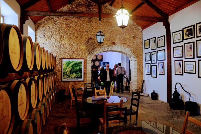 Lisbon´s South Sights & Wine Private Tour - Castelo de Palmela: a medieval fortress with layered ownership