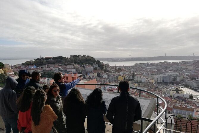 Lisbon’s Wonders – The capital Private Tour - Baixa Pombalina at Terreiro do Paço: a practical break with local texture
