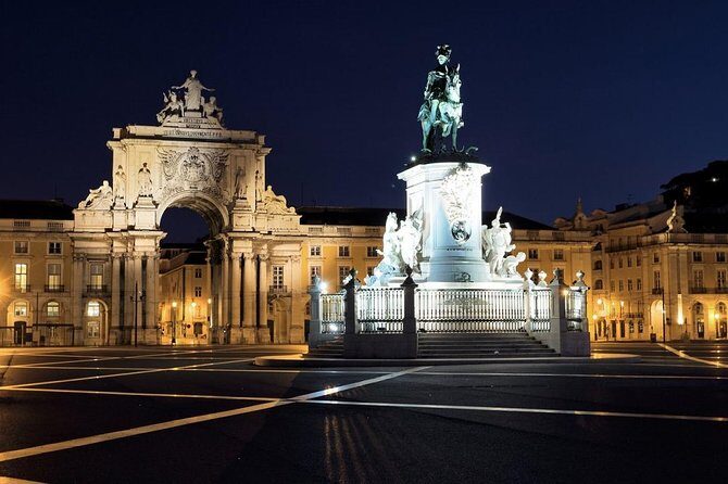 Live Fado Private Tour in Lisbon with Dinner - City Highlights Before Dinner: Avenida, Ponte 25 de Abril, Belém