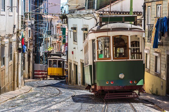 Live Fado Private Tour in Lisbon with Dinner - Getting Picked Up and Dropped Off Without Stress
