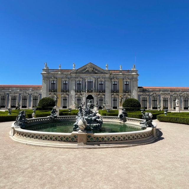 Mafra, Ericeira and Queluz - The Mafra library: Rococo style, 36,000 books, and bats with a job