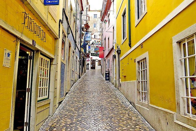 Magical Sintra, most western point in Europe and Cascais - A quick Moorish fortress look: Castelo vibes from the outside