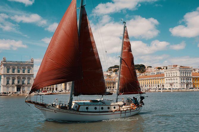 Marriage proposal on a Vintage Sailboat - MAAT and Museu da Electricidade: modern art and technology on a moving canvas