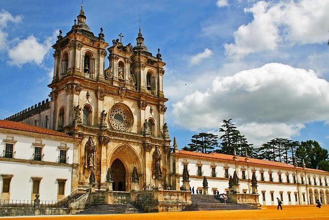 Medieval Knights Templar and Alcobaça Private Day Trip from Lisbon - What’s included, what’s not, and how to avoid entry-ticket surprises