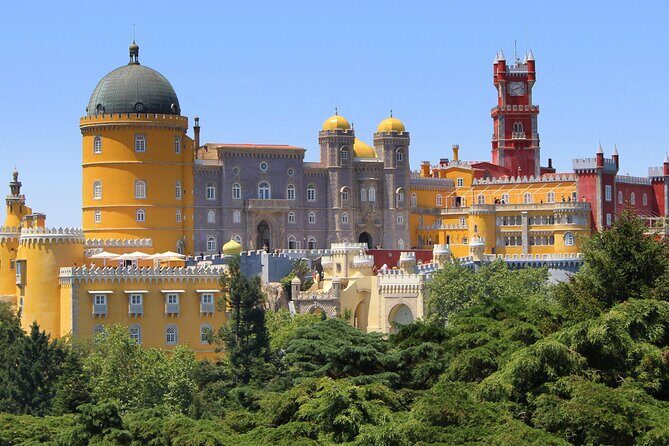 Medieval Vila de Sintra Tour from Lisbon in Mercedes de Luxo - Mercedes de Luxo from Lisbon: comfort and small-group sanity