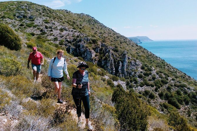 Mindful Coastal Hike in Arrabida – Secret Beach by the Atlantic - Why the guide matters on this kind of hike