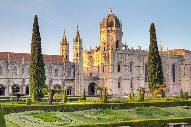 Mini Tour LISBOA (half day) - Where the tour starts: Time Out Market and smooth transport