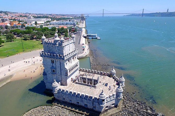 Mini Tour LISBOA (half day) - Praça dos Restauradores and Lisbon Cathedral: quick city-center orientation