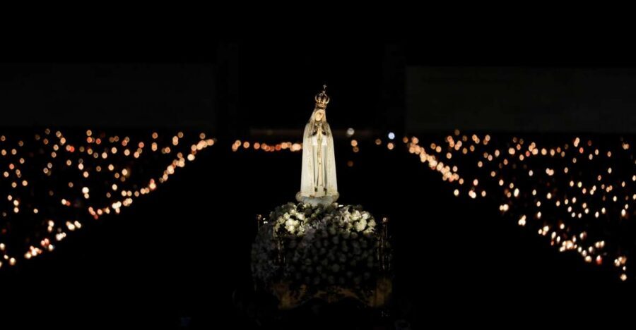 Night Trip to Fátima + Candlelight Procession - Getting There: Minibus Timing and Small-Group Feel