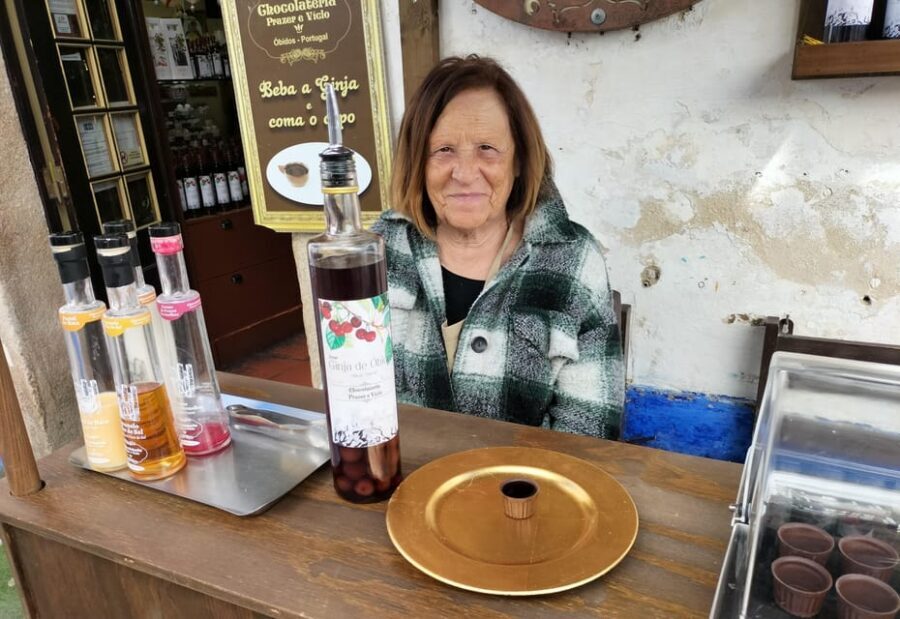 Óbidos (Medieval Town): Half-Day Private Tour from Lisbon - Rua Direita Shopping Time: Crafts, Displays, and Free-Choice Browsing