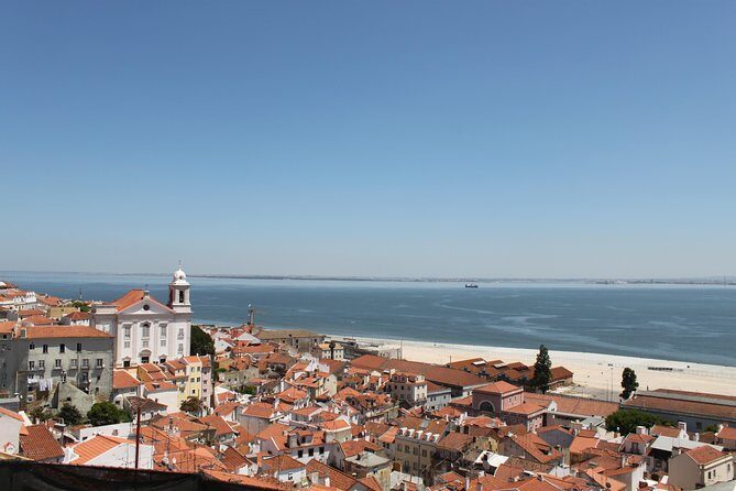 Old Lisbon: Alfama and Sao Jorge neighborhood 3-Hour Walking Tour - Starting at Casa dos Bicos and pacing your walk through Alfama