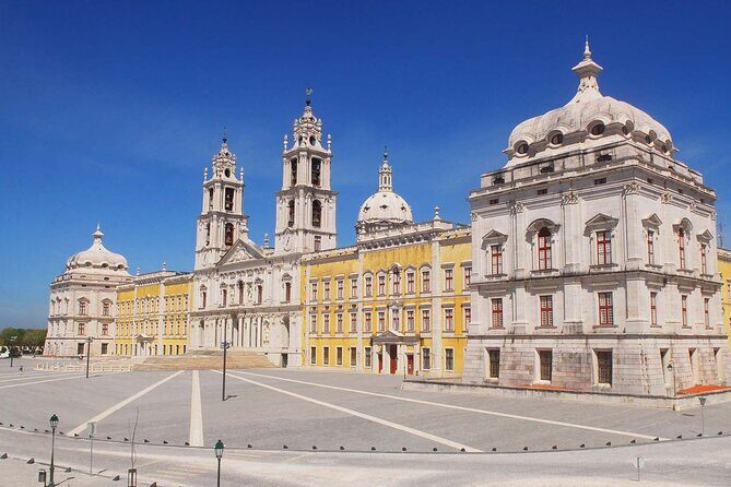 Palaces of Portugal Private Tour - Timing, lunch, and how to keep the day comfortable