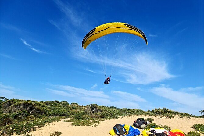 Paragliding Experience near Lisbon - The pre-flight briefing: how first-timers get comfortable fast