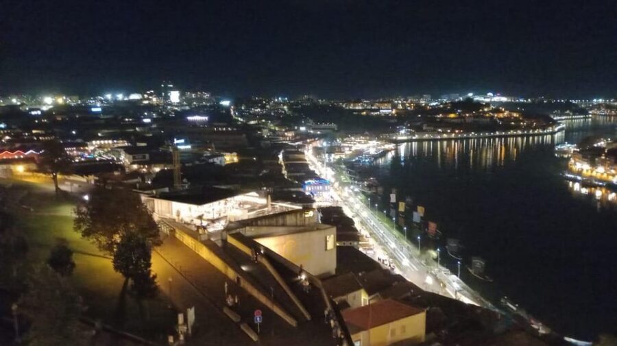 Porto / Lisbon Transfer with Nazaré & Óbidos - Key highlights you’ll actually feel