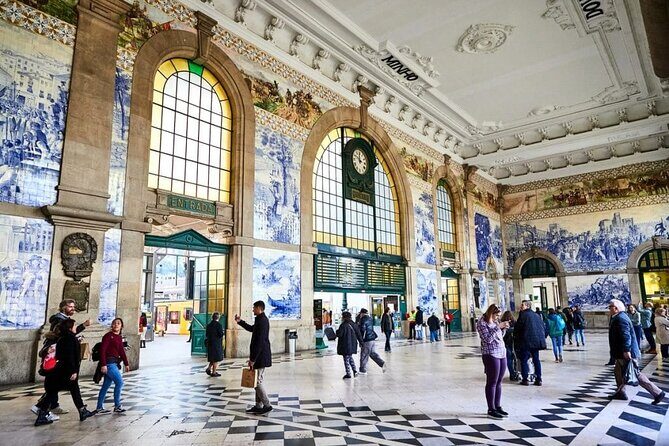 Porto Private Day Trip from Lisbon by Mercedes - São Bento Railway Station: The Blue-Tile Museum You Can Do in 10 Minutes