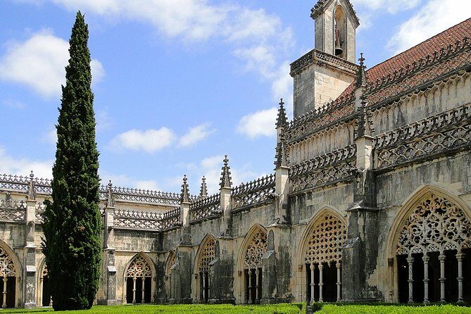 Portugal Fatima Sanctuary | Batalha | Nazaré | Óbidos - Price and value for a private group from Lisbon