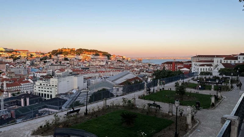 Лиссабон: сверху вниз под правдивые и вымышленные истории - Igreja de São Roque and Largo do Carmo: Art You Can Actually Stop For