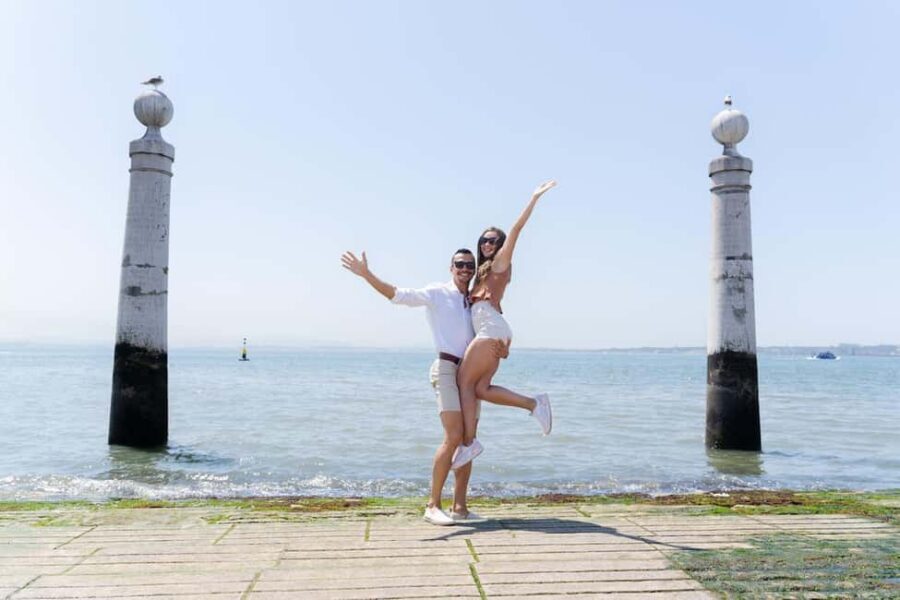 Praça do Comércio: Professional Photoshoot with a Local - Key things you’ll notice right away