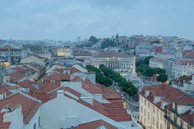 Private 6 or 10 Food Tasting and City Highlights Tour in Lisbon - Timing, weather, and how to dress