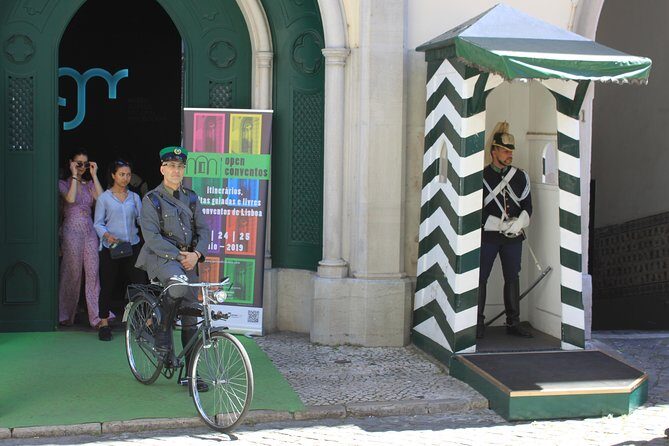 Private City Tour Lisbon Fundamental - Santa Justa without the elevator ride: Chiado, Pessoa, and Café A Brasileira