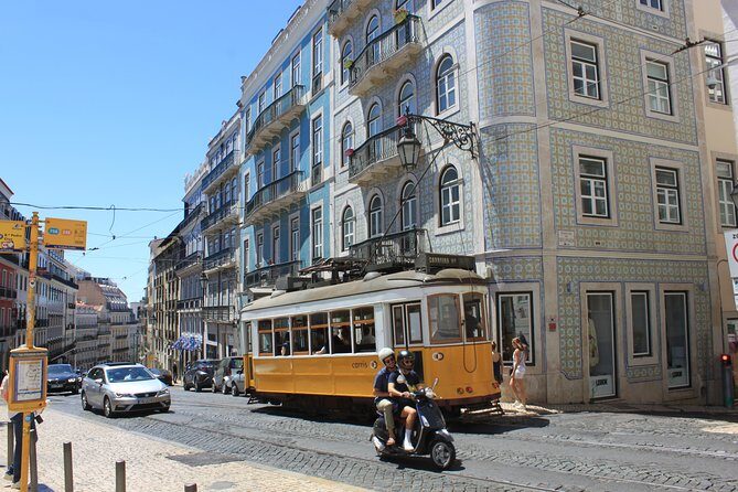 Private City Tour Lisbon Fundamental - Igreja de São Roque and S Domingos: churches with real personality