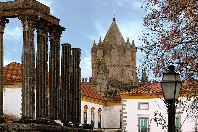 Private Évora Tour - Megaliths, Historical Center and Cork Region - Getting from Sintra to Évora: comfort and real time management