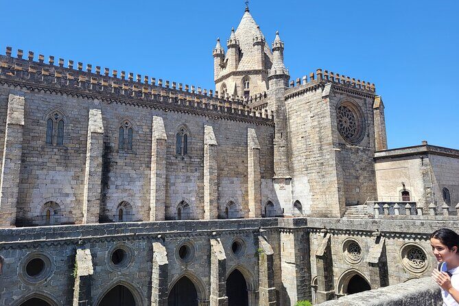 Private Évora Tour - Megaliths, Historical Center and Cork Region - Stop 5: Sé de Évora cathedral, Manueline cloister, and the highest terrace views